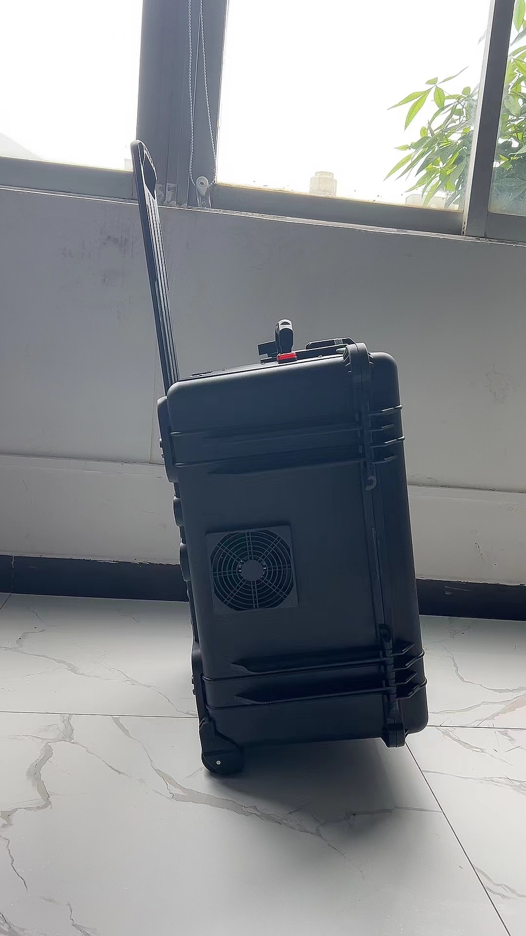 下城手拉箱型移动通信干扰器